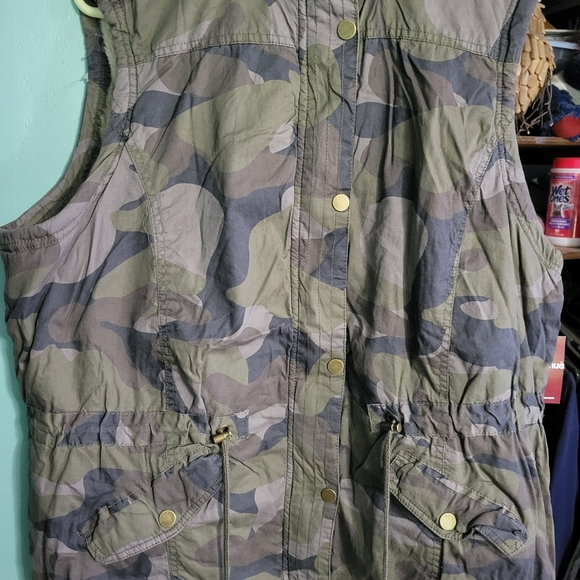 Avenue Jackets & Blazers - NEW Avenue brand anorak vest size 18/20